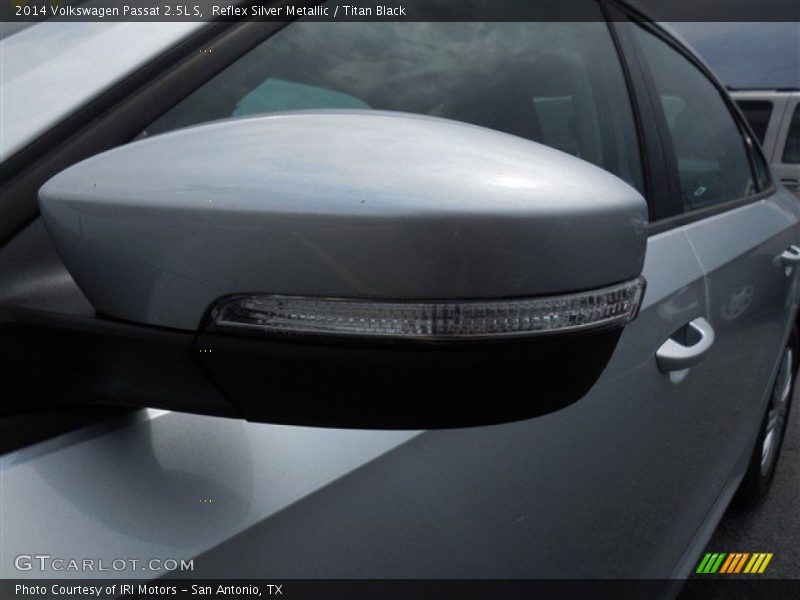Reflex Silver Metallic / Titan Black 2014 Volkswagen Passat 2.5L S