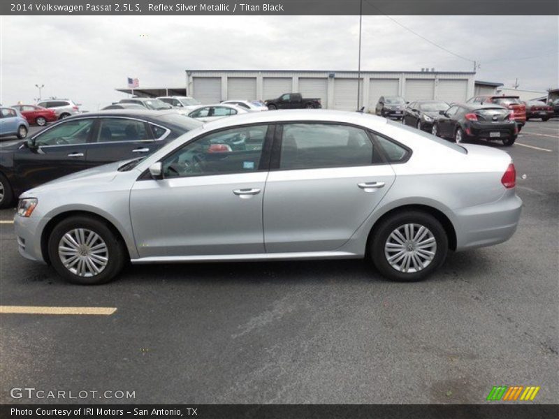 Reflex Silver Metallic / Titan Black 2014 Volkswagen Passat 2.5L S