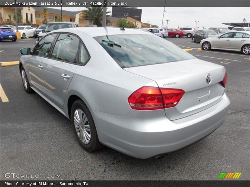 Reflex Silver Metallic / Titan Black 2014 Volkswagen Passat 2.5L S