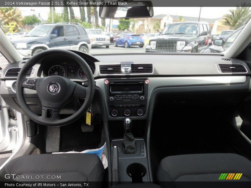 Reflex Silver Metallic / Titan Black 2014 Volkswagen Passat 2.5L S