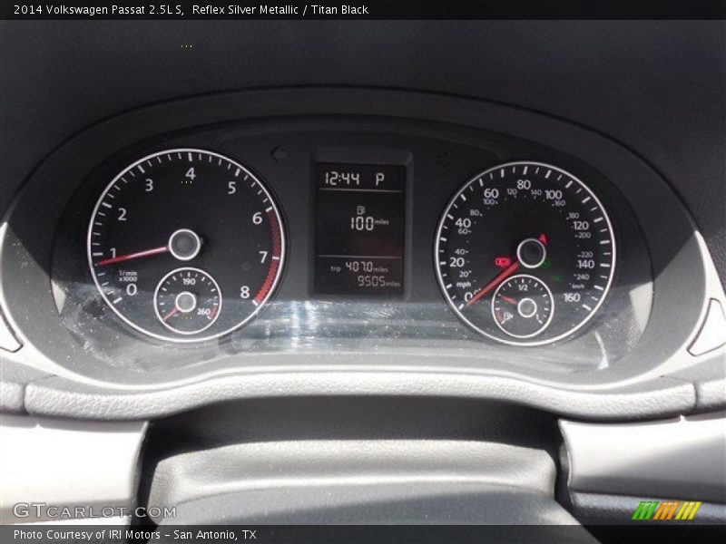 Reflex Silver Metallic / Titan Black 2014 Volkswagen Passat 2.5L S
