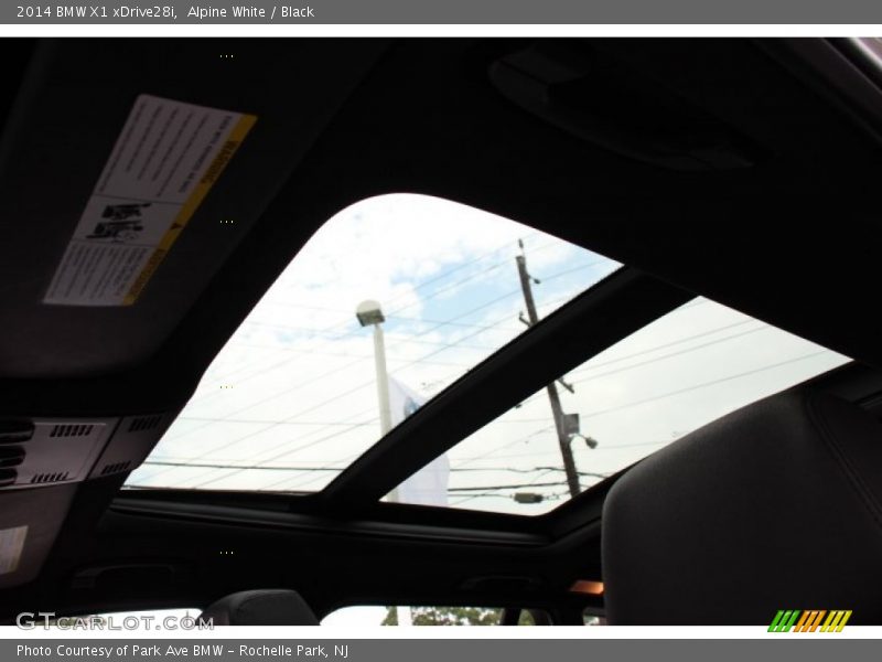 Alpine White / Black 2014 BMW X1 xDrive28i