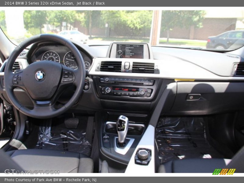 Jet Black / Black 2014 BMW 3 Series 320i xDrive Sedan