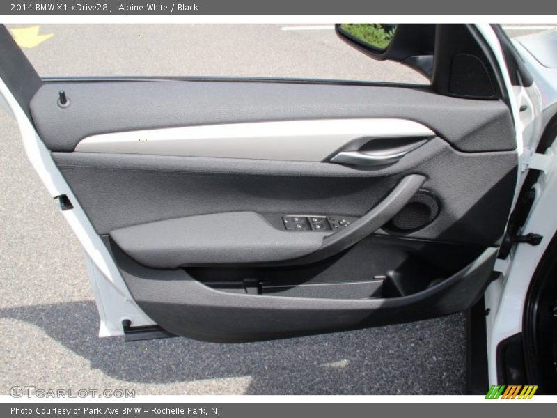 Alpine White / Black 2014 BMW X1 xDrive28i