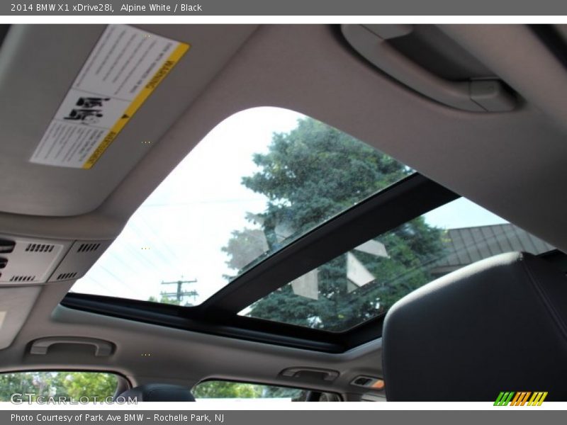 Alpine White / Black 2014 BMW X1 xDrive28i