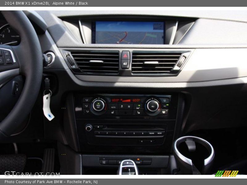 Alpine White / Black 2014 BMW X1 xDrive28i