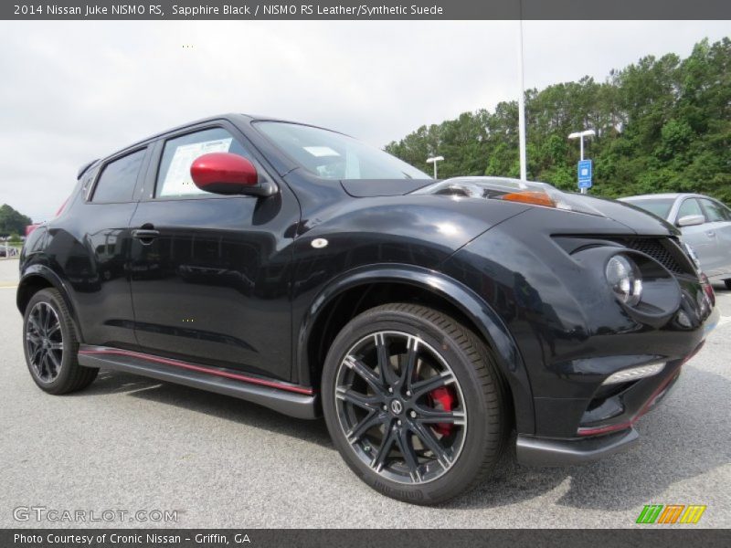Front 3/4 View of 2014 Juke NISMO RS