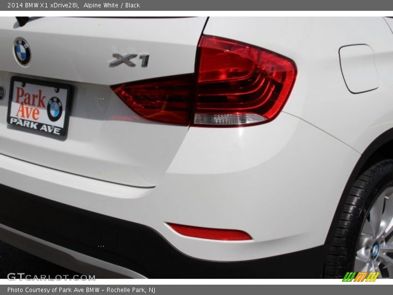 Alpine White / Black 2014 BMW X1 xDrive28i