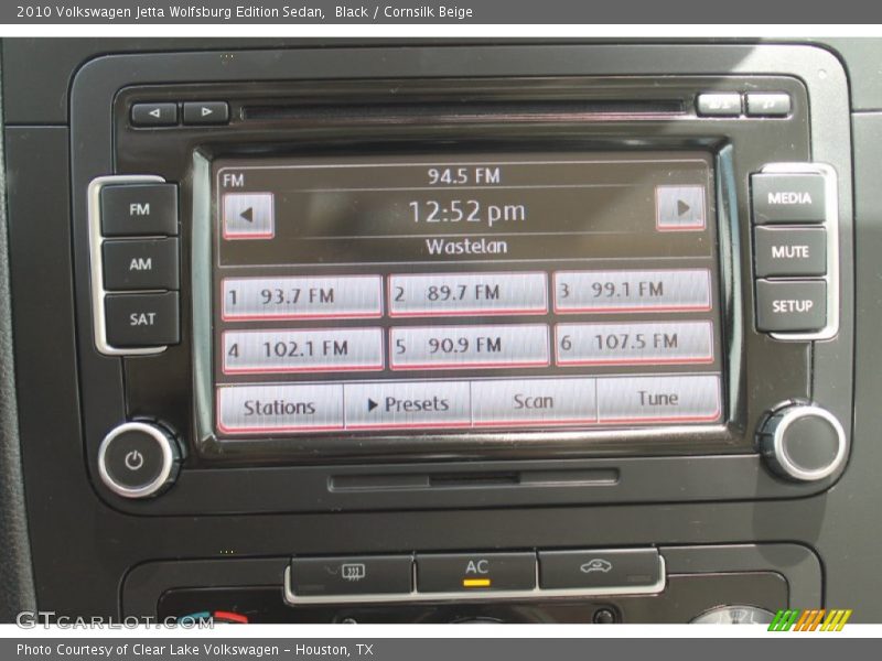Black / Cornsilk Beige 2010 Volkswagen Jetta Wolfsburg Edition Sedan