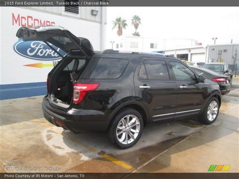 Tuxedo Black / Charcoal Black 2015 Ford Explorer Limited