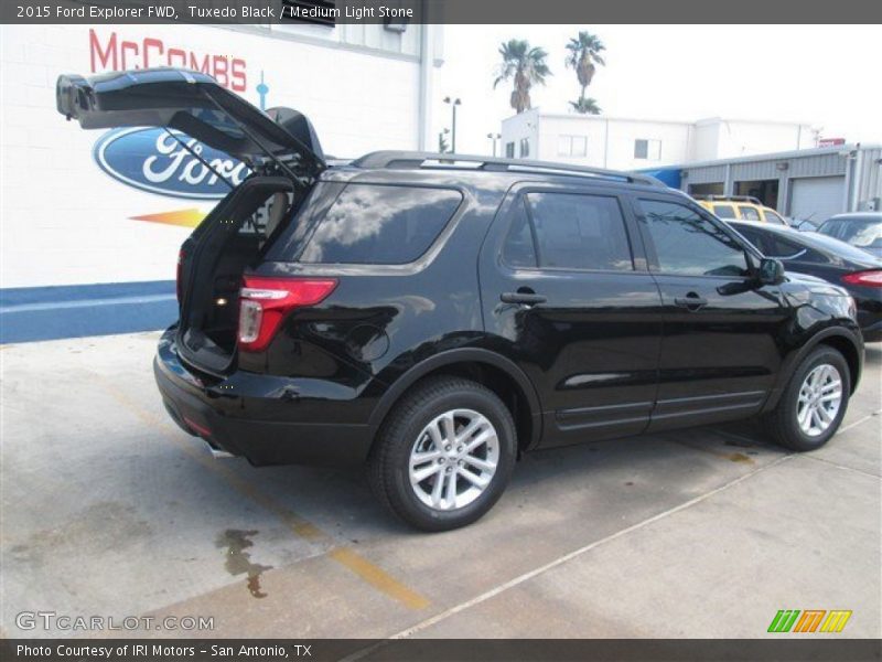 Tuxedo Black / Medium Light Stone 2015 Ford Explorer FWD