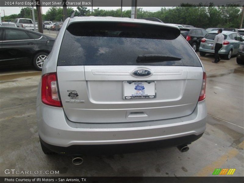 Ingot Silver / Charcoal Black 2014 Ford Edge SE