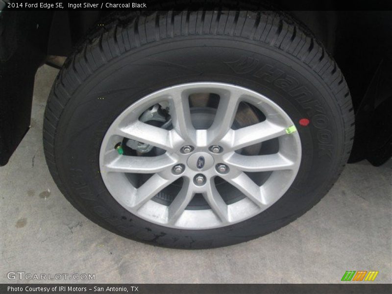 Ingot Silver / Charcoal Black 2014 Ford Edge SE