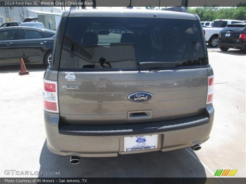 Mineral Gray / Charcoal Black 2014 Ford Flex SE