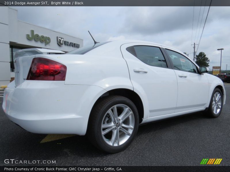 Bright White / Black 2014 Dodge Avenger SXT