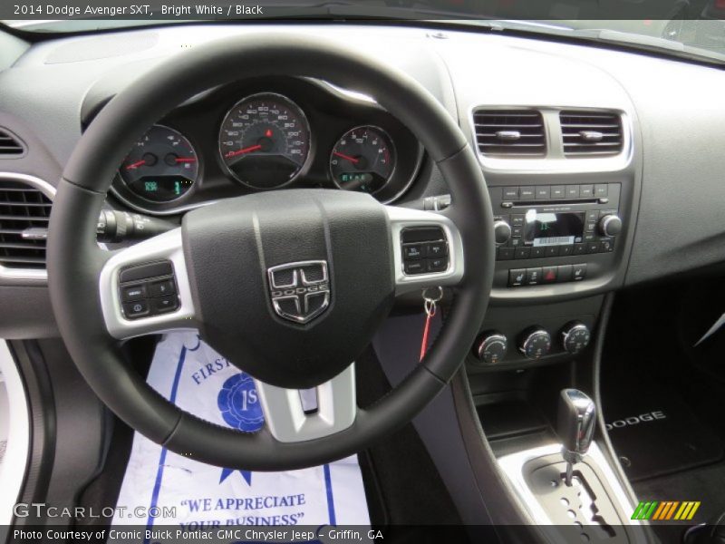 Bright White / Black 2014 Dodge Avenger SXT