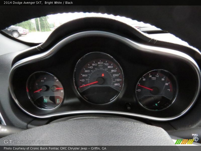 Bright White / Black 2014 Dodge Avenger SXT