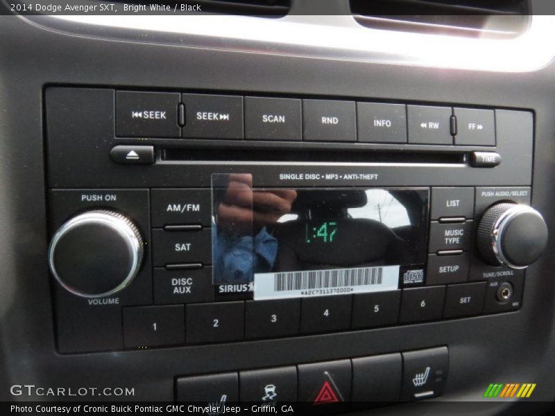 Bright White / Black 2014 Dodge Avenger SXT
