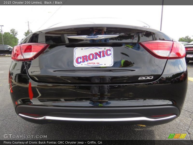 Black / Black 2015 Chrysler 200 Limited