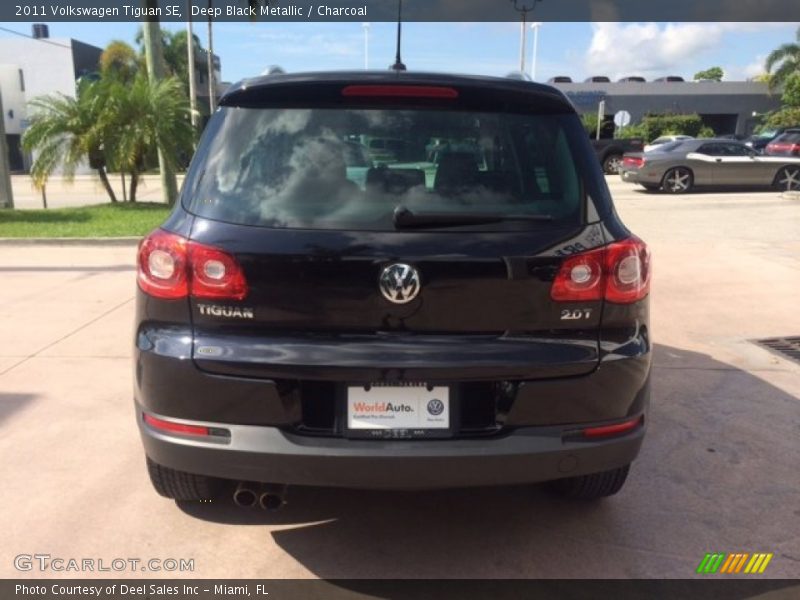 Deep Black Metallic / Charcoal 2011 Volkswagen Tiguan SE
