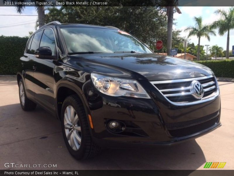 Deep Black Metallic / Charcoal 2011 Volkswagen Tiguan SE
