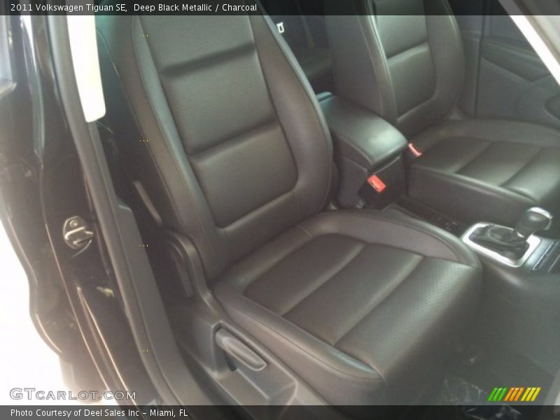 Deep Black Metallic / Charcoal 2011 Volkswagen Tiguan SE