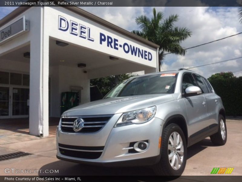 Reflex Silver Metallic / Charcoal 2011 Volkswagen Tiguan SE