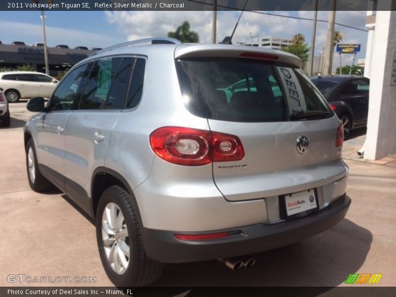 Reflex Silver Metallic / Charcoal 2011 Volkswagen Tiguan SE