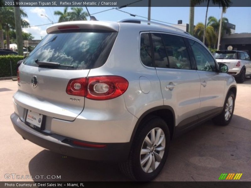 Reflex Silver Metallic / Charcoal 2011 Volkswagen Tiguan SE