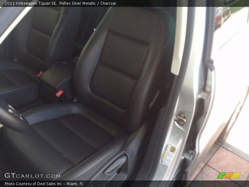 Reflex Silver Metallic / Charcoal 2011 Volkswagen Tiguan SE
