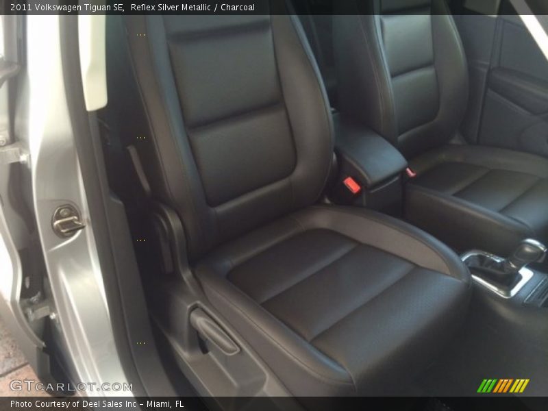Reflex Silver Metallic / Charcoal 2011 Volkswagen Tiguan SE