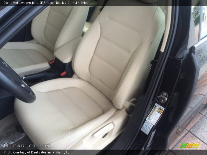 Black / Cornsilk Beige 2011 Volkswagen Jetta SE Sedan