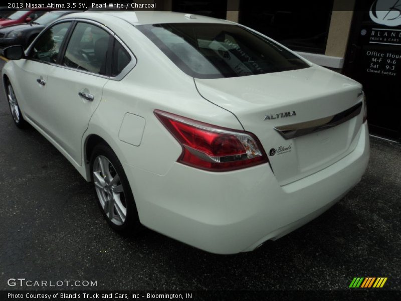 Pearl White / Charcoal 2013 Nissan Altima 3.5 SV