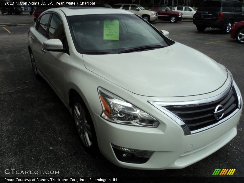 Pearl White / Charcoal 2013 Nissan Altima 3.5 SV