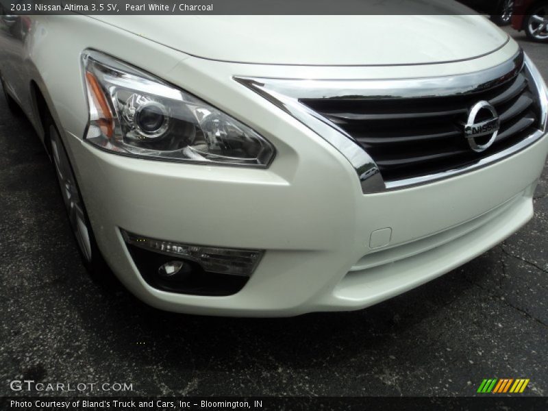 Pearl White / Charcoal 2013 Nissan Altima 3.5 SV