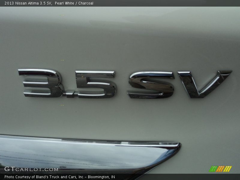 Pearl White / Charcoal 2013 Nissan Altima 3.5 SV