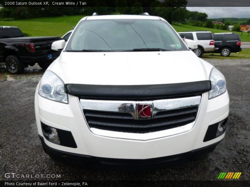 Cream White / Tan 2008 Saturn Outlook XR
