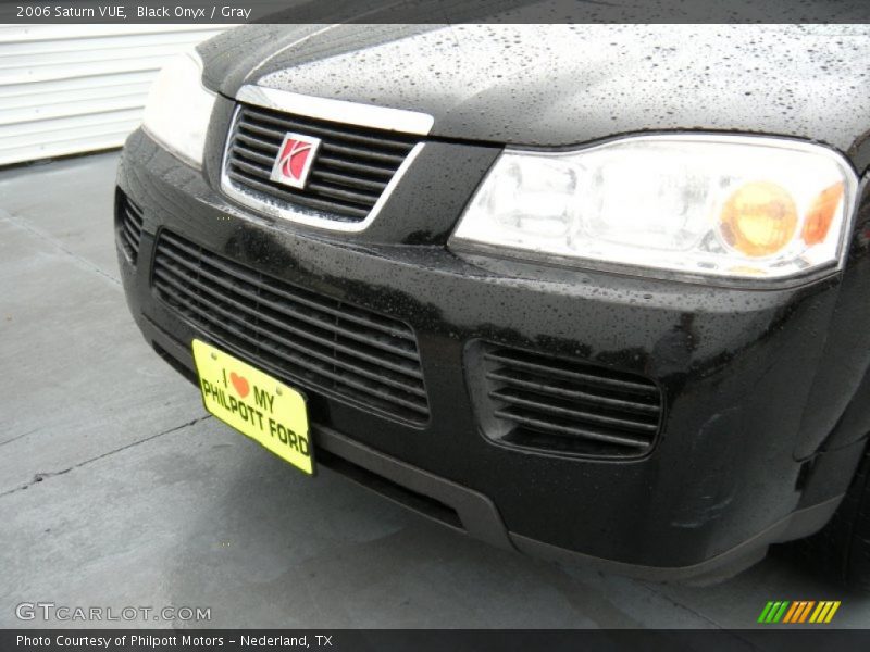 Black Onyx / Gray 2006 Saturn VUE