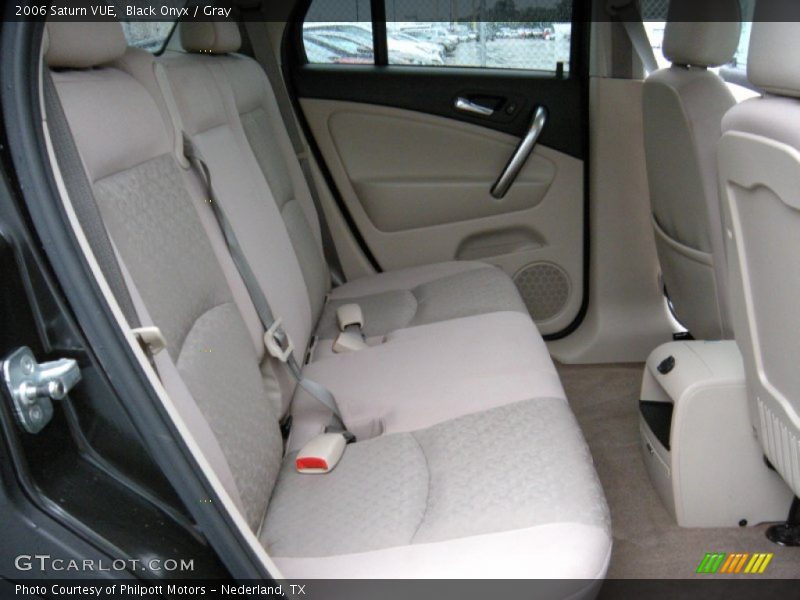 Black Onyx / Gray 2006 Saturn VUE