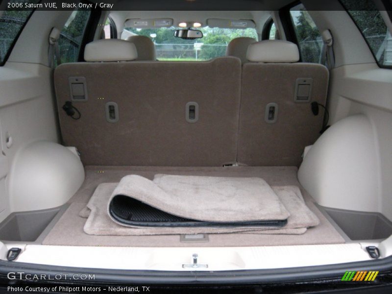 Black Onyx / Gray 2006 Saturn VUE