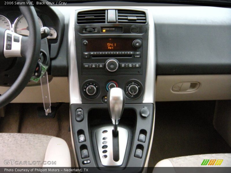 Black Onyx / Gray 2006 Saturn VUE