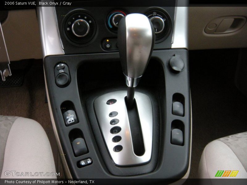 Black Onyx / Gray 2006 Saturn VUE