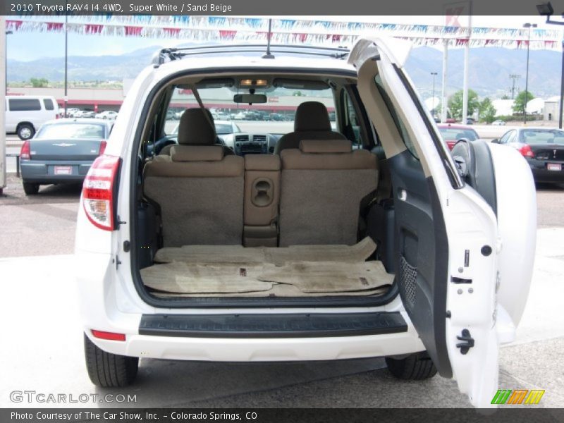 Super White / Sand Beige 2010 Toyota RAV4 I4 4WD