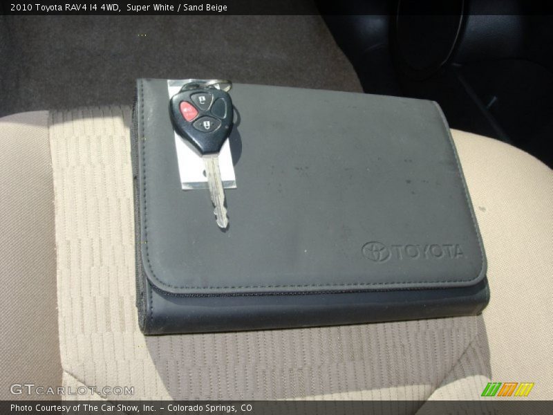 Super White / Sand Beige 2010 Toyota RAV4 I4 4WD