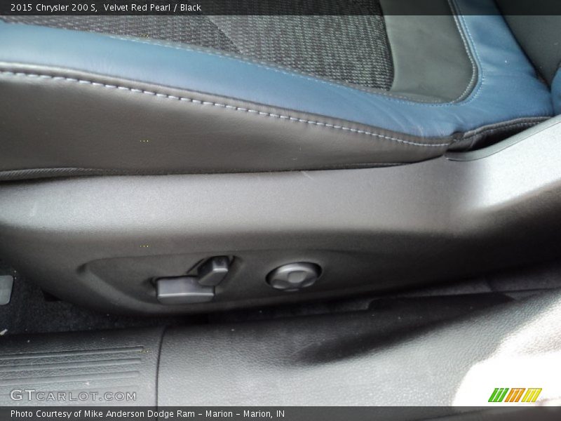 Velvet Red Pearl / Black 2015 Chrysler 200 S