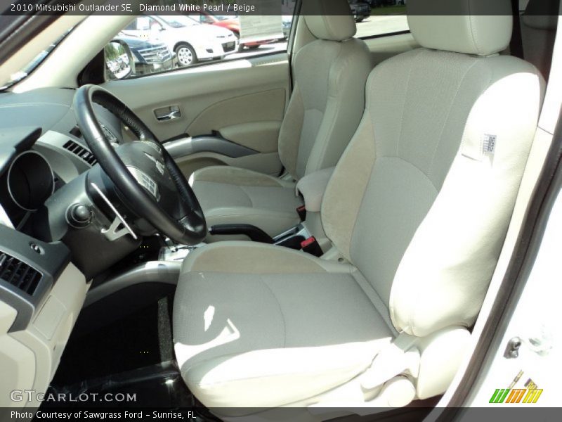 Front Seat of 2010 Outlander SE