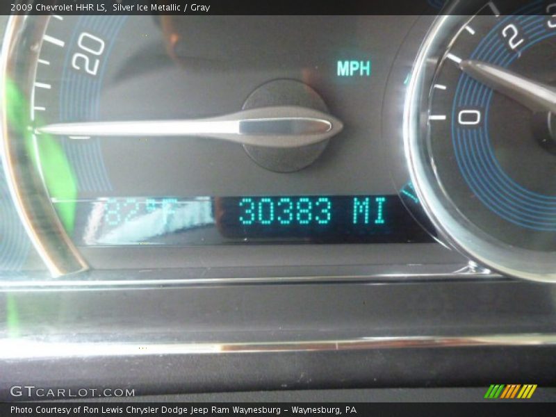 Silver Ice Metallic / Gray 2009 Chevrolet HHR LS