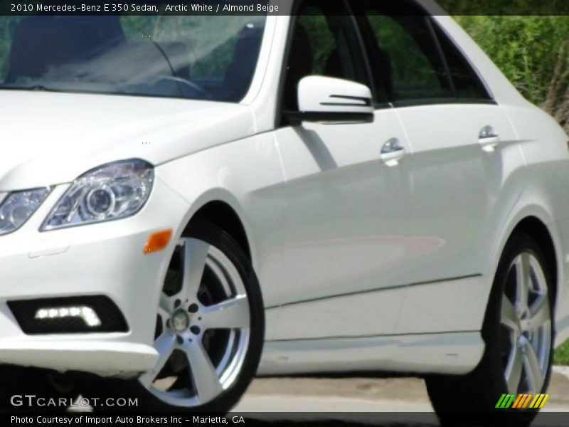 Arctic White / Almond Beige 2010 Mercedes-Benz E 350 Sedan