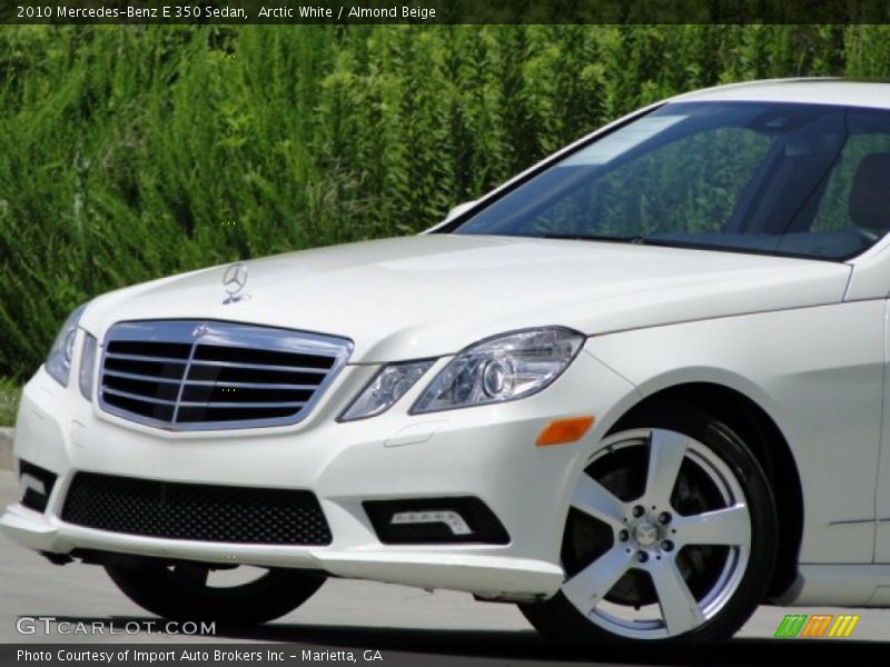 Arctic White / Almond Beige 2010 Mercedes-Benz E 350 Sedan