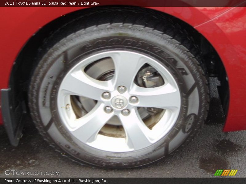 Salsa Red Pearl / Light Gray 2011 Toyota Sienna LE